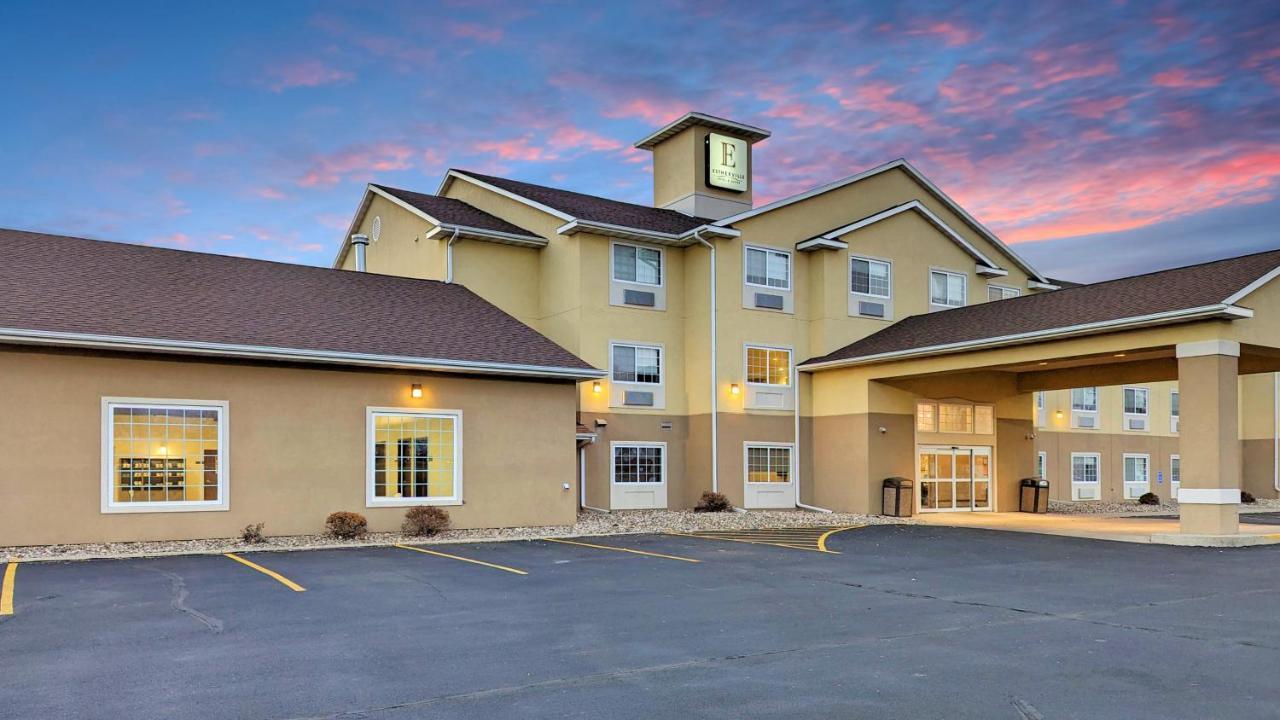 Estherville Hotel & Suites Exterior photo